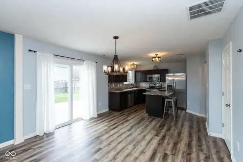 5588 W Woodhaven Drive Mccordsville IN 46055