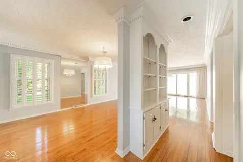 1066 Winterthur Indianapolis IN 46260