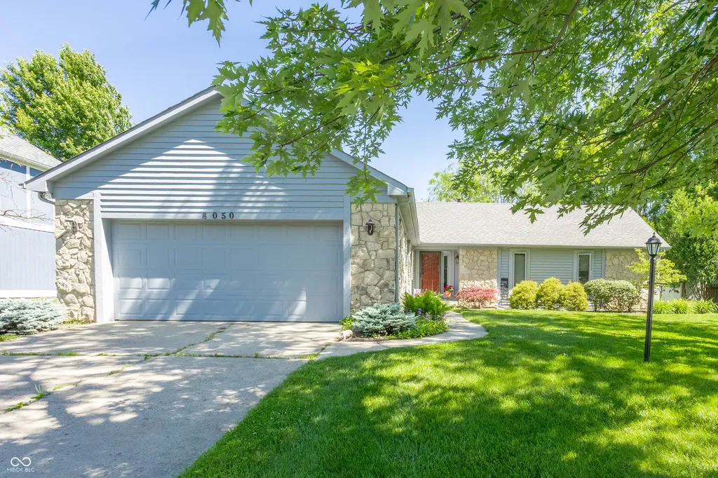8050 Clearwater Drive Indianapolis IN 46256