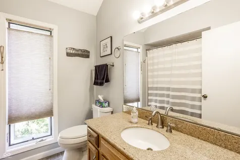 8050 Clearwater Drive Indianapolis IN 46256