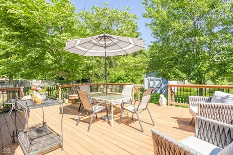8050 Clearwater Drive Indianapolis IN 46256