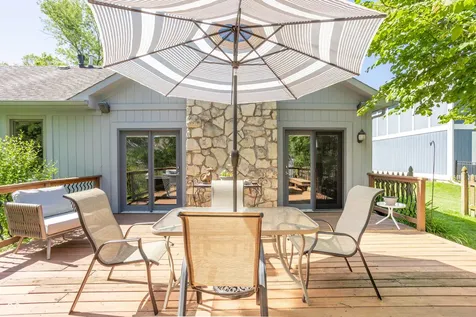 8050 Clearwater Drive Indianapolis IN 46256