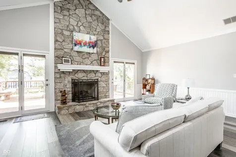 8050 Clearwater Drive Indianapolis IN 46256