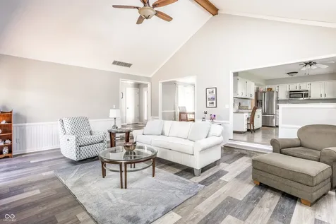 8050 Clearwater Drive Indianapolis IN 46256
