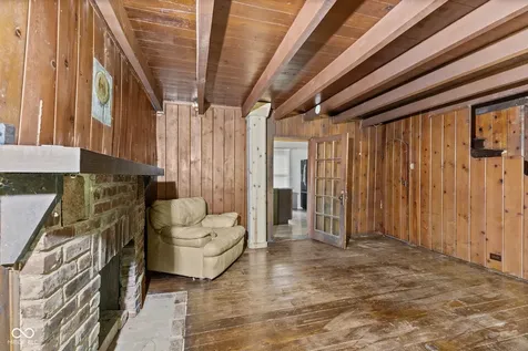 1737 E 72nd Street Indianapolis IN 46240