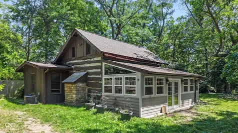 1737 E 72nd Street Indianapolis IN 46240