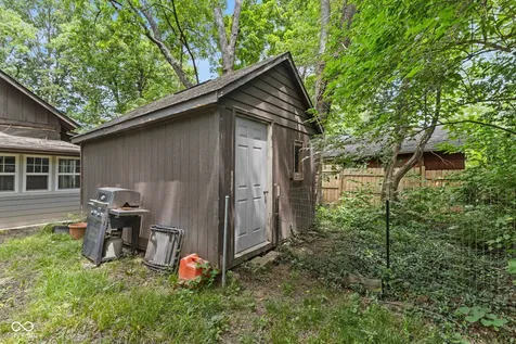 1737 E 72nd Street Indianapolis IN 46240
