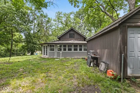 1737 E 72nd Street Indianapolis IN 46240