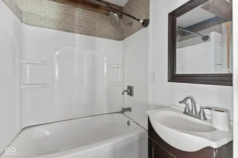 1737 E 72nd Street Indianapolis IN 46240
