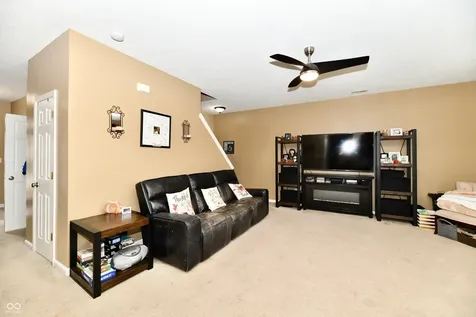 5862 Columbia Circle Greenwood IN 46142