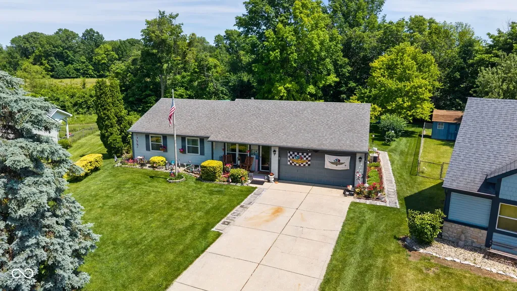 3153 Shellbark Indianapolis IN 46235