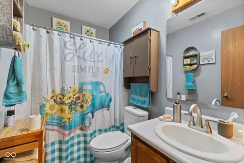 3153 Shellbark Indianapolis IN 46235