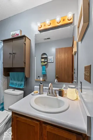 3153 Shellbark Indianapolis IN 46235