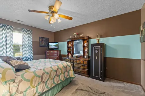 3153 Shellbark Indianapolis IN 46235