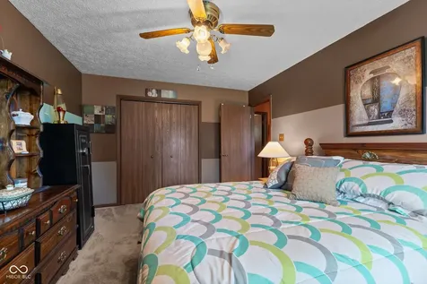 3153 Shellbark Indianapolis IN 46235