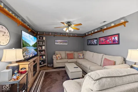 3153 Shellbark Indianapolis IN 46235