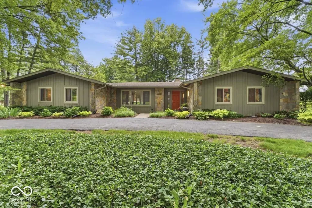 5261 Olympia Drive Indianapolis IN 46228
