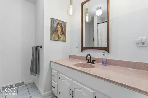 5261 Olympia Drive Indianapolis IN 46228