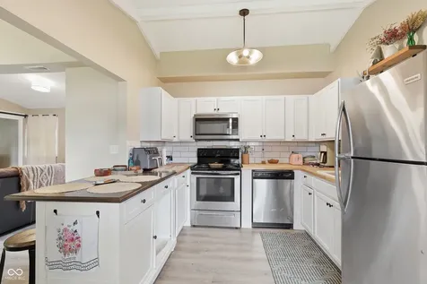 124 Hiawatha Drive Noblesville IN 46062