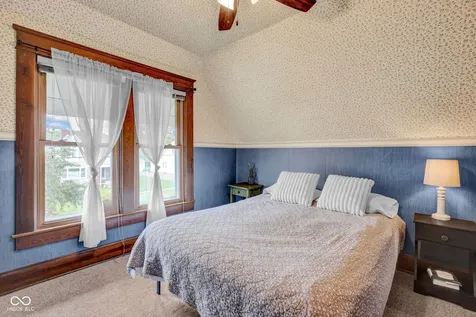 247 W Mechanic Street Bloomfield IN 47424