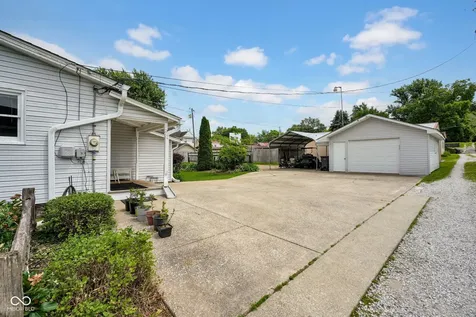 247 W Mechanic Street Bloomfield IN 47424