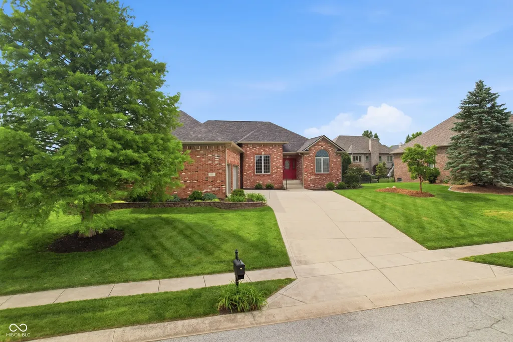 2937 Abbotsbury Court Greenwood IN 46143