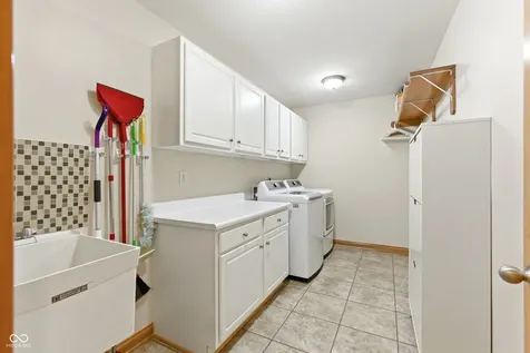 2937 Abbotsbury Court Greenwood IN 46143