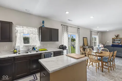4218 Ashworth Lane Columbus IN 47201