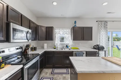 4218 Ashworth Lane Columbus IN 47201