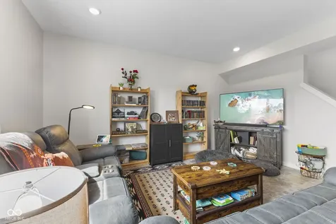4218 Ashworth Lane Columbus IN 47201
