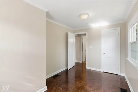 632 E 61st Street Indianapolis IN 46220