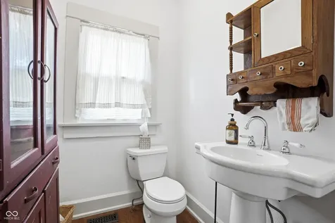 5429 Guilford Avenue Indianapolis IN 46220