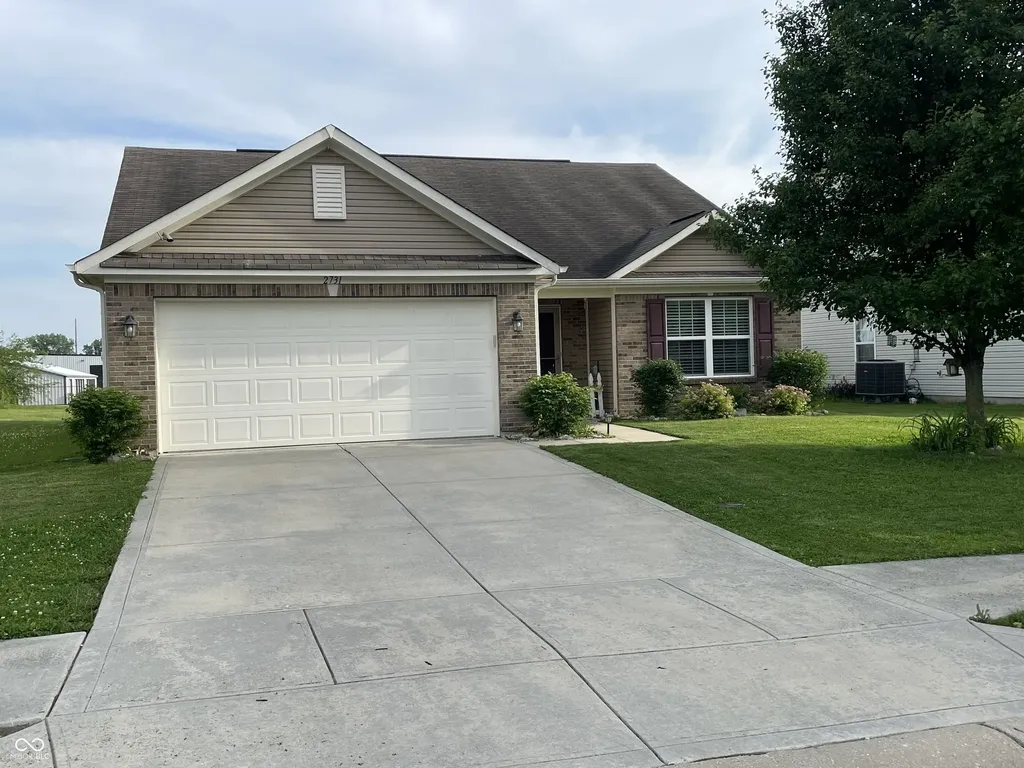 2731 Winding Creek Lane Greenfield IN 46140