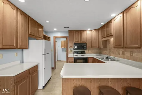 706 Paris Drive Franklin IN 46131