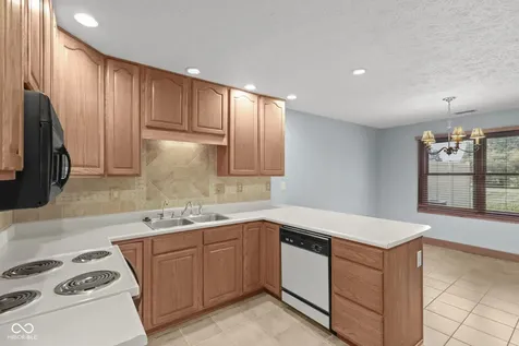 706 Paris Drive Franklin IN 46131