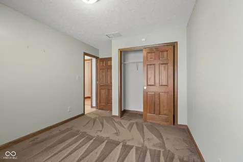 706 Paris Drive Franklin IN 46131