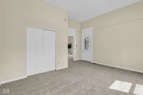 1617 Lafayette Avenue Columbus IN 47201