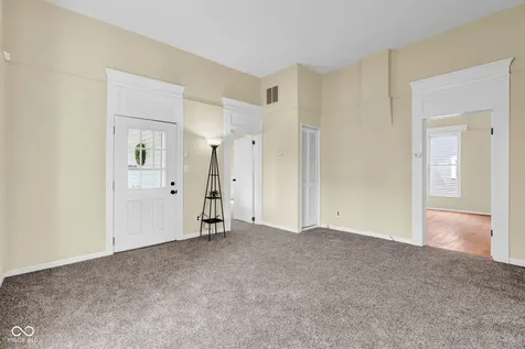 1617 Lafayette Avenue Columbus IN 47201