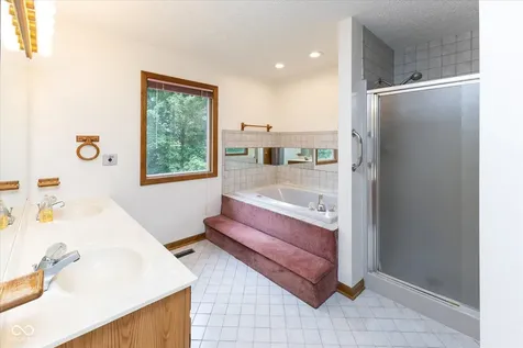 9066 Bakeway Drive Indianapolis IN 46231
