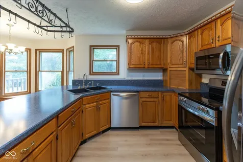 9066 Bakeway Drive Indianapolis IN 46231