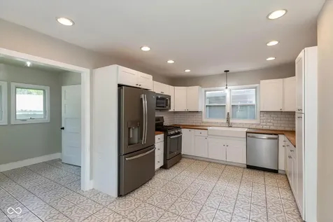 5012 University Avenue Indianapolis IN 46201