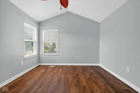 5027 Brookstone Way Indianapolis IN 46268