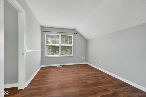 5027 Brookstone Way Indianapolis IN 46268