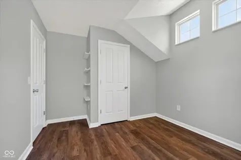 5027 Brookstone Way Indianapolis IN 46268