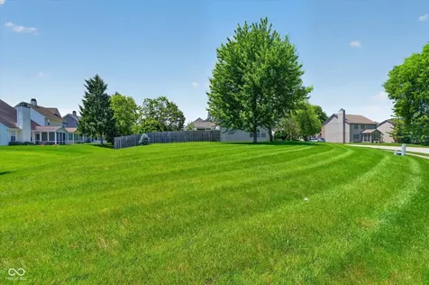 5027 Brookstone Way Indianapolis IN 46268