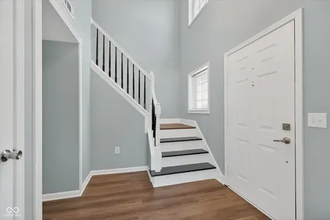 5027 Brookstone Way Indianapolis IN 46268