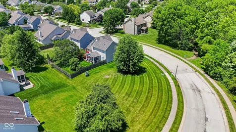 5027 Brookstone Way Indianapolis IN 46268