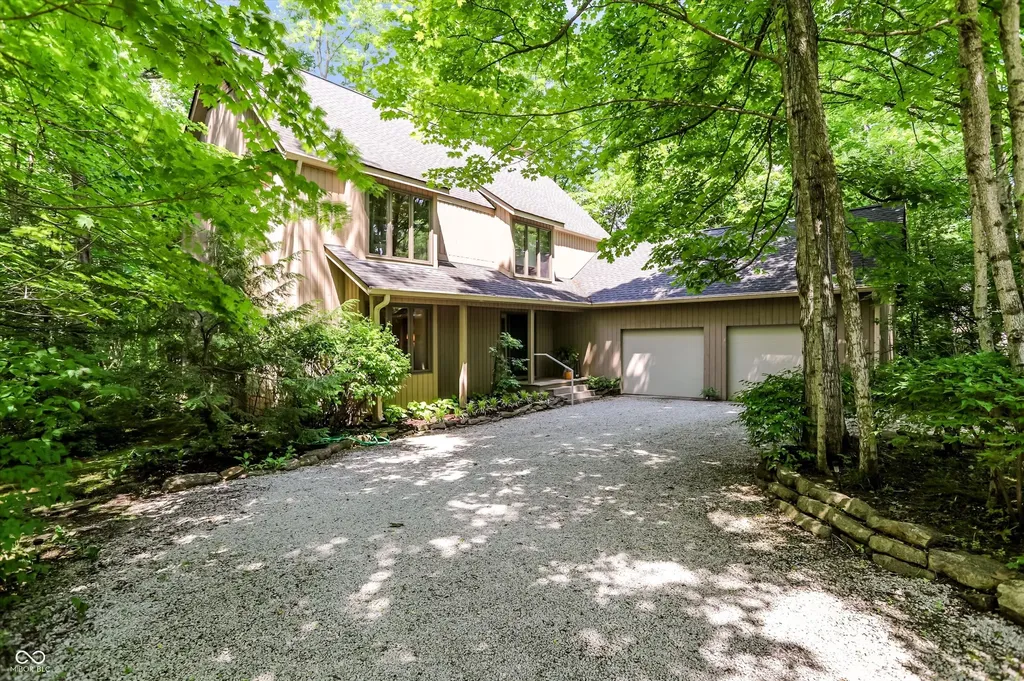 100 Spring Drive Zionsville IN 46077