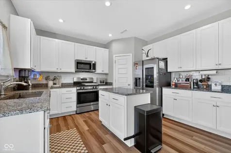 5526 Woods Pointe Drive Mccordsville IN 46055