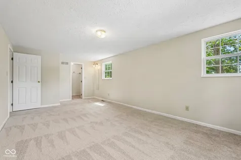 8431 Duncaster Court Indianapolis IN 46256